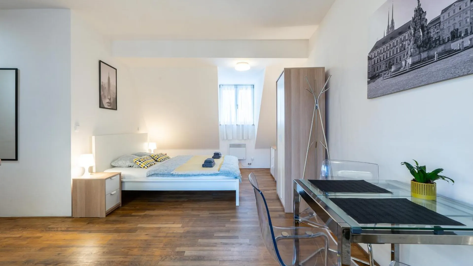 Mitte Apartments Μπρνο 0*,